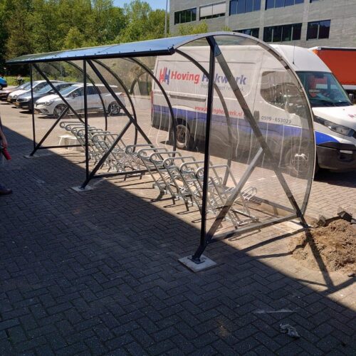 Fietsenrek model R46S 15 Onze fietsenrekken model R46S in onze fietsoverkapping BF1000 met een lengte van 6 meter.
